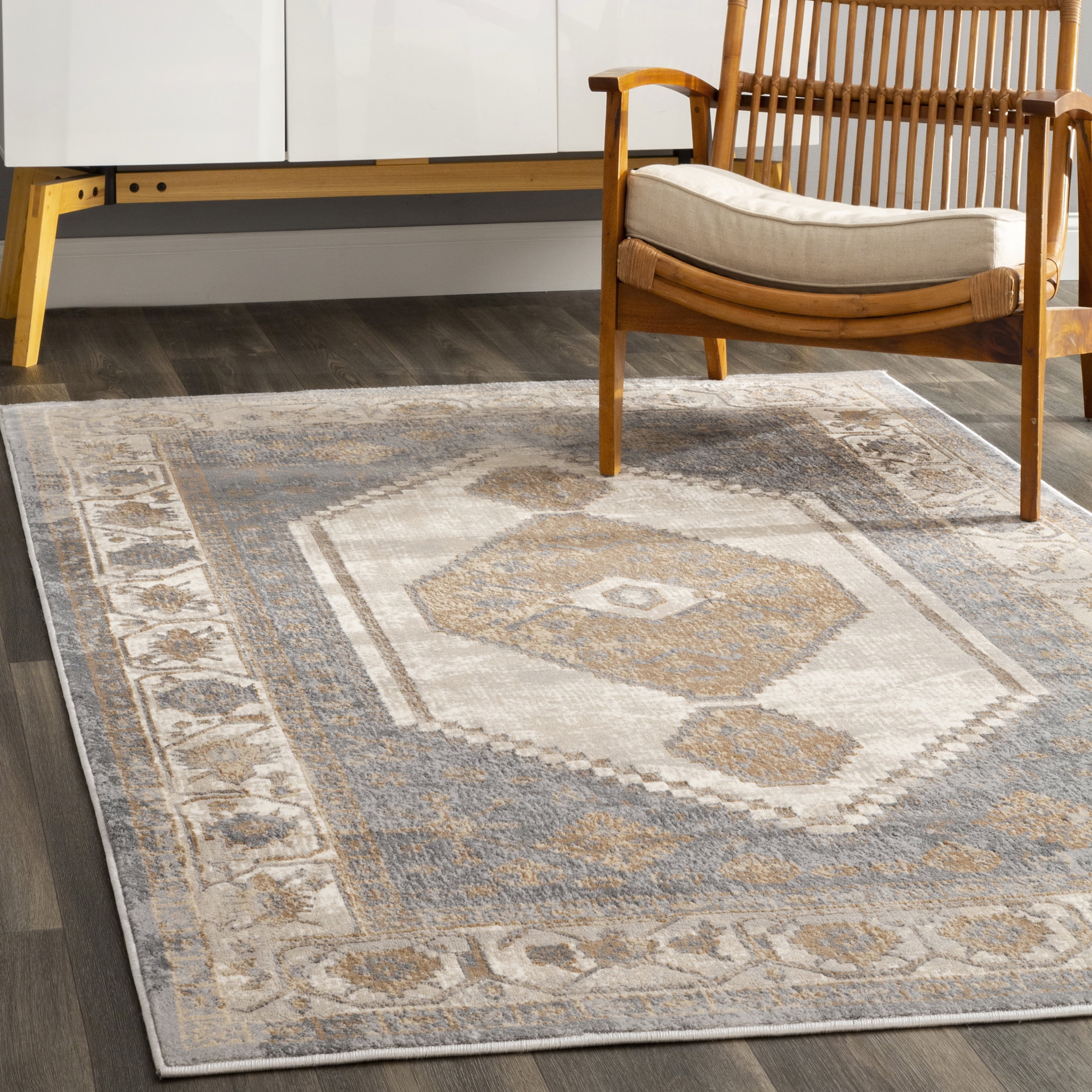 nuLOOM Vintage Giada Area Rug, 4' 3" x 6', Beige