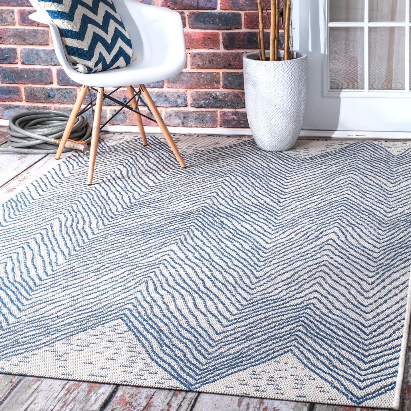nuLOOM 62''x24'' Reversible Wavy Chevron Blue Square Rug