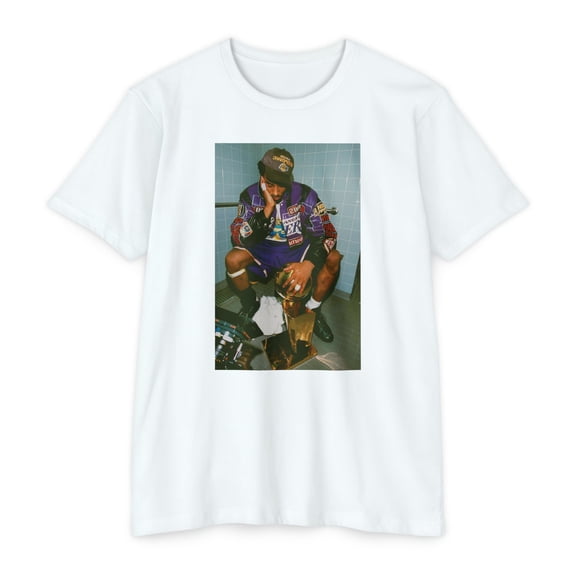 obe Bryant Mamba Iconic Trophy Photo Graphic Tee, Classic Basketball Fan Shirt, Unisex Cotton T-Shirt, Sizes S-5XL