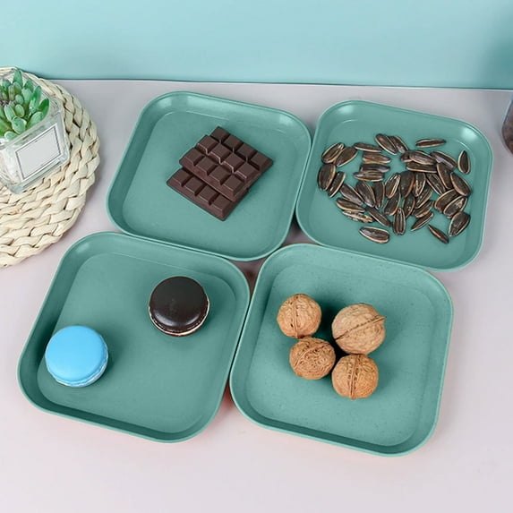 qILAKOG 2 Pcs Plastic Small Square Plates, Reusable Multi Purpose Anti Slip Square Trays, Suitable for Holding Nuts and Snacks in Cafeterias and Home Kitchens