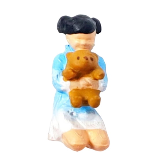 shamjina 1/64 Scale People Figures Resin Kids Kissing Teddy Bear for Micro Landscapes Blue
