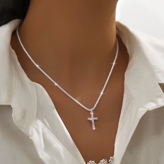 solautey Women Necklace Cross Pendant Shimmering Surface Adjustable Length Neck Jewelry Daily Wear Gifting Lightweight Lady Clavicle Necklace