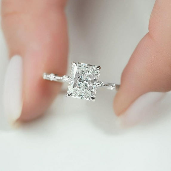 solitaire jewels 2.5CT Radiant Moissanit Hidden Halo Engagement Ring For Women, 18K White Gold