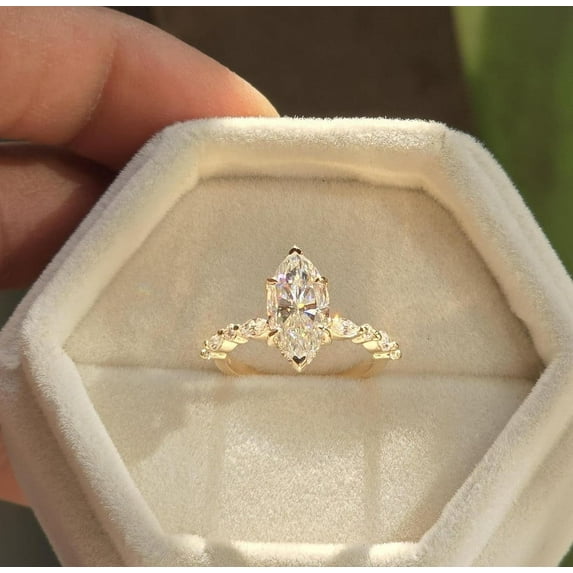 solitaire jewels 2CT Marquise Moissanit Hidden Halo Engagement Ring For Women, 18K Yellow Gold