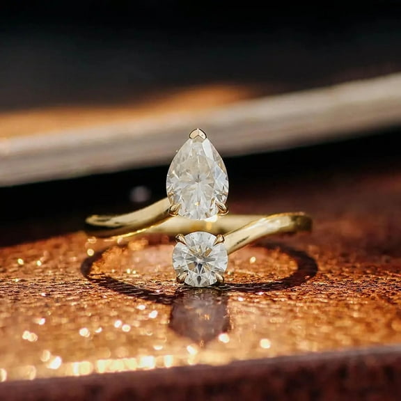 solitaire jewels 2TCW Pear and Round Moissanite Toi Et Moi Engagement Ring For Women, 14K Yellow Gold