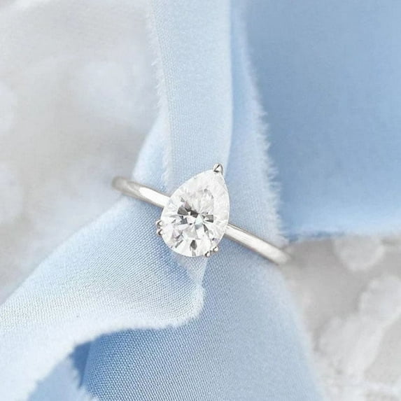 solitaire jewels 3CT Pear Moissanite Solitaire Engagement Ring For Women, 10K White Gold