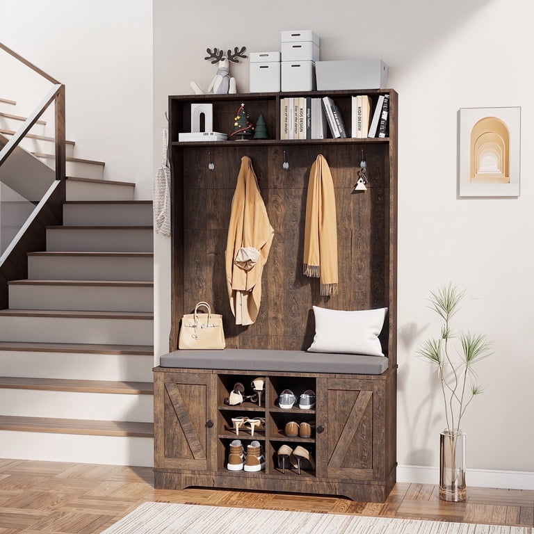 Storage Unit With Coat Racks