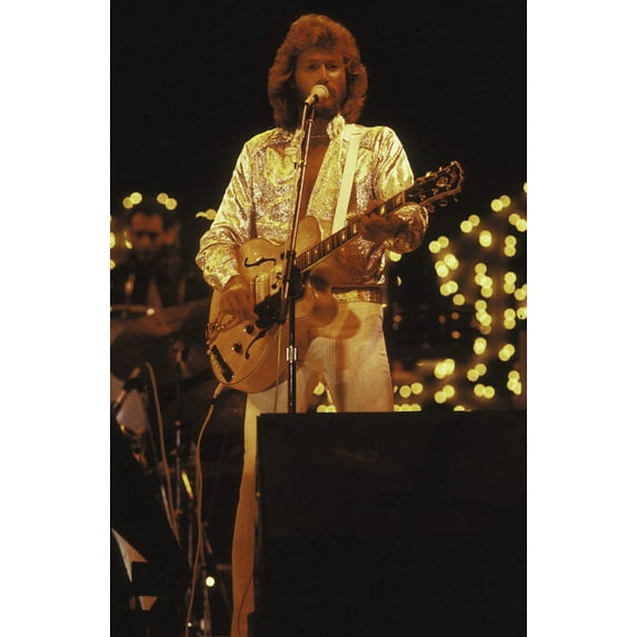 the Barry Gibb on stage Photo Print (24 x 30)