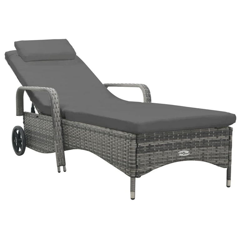 Rattan sun 2024 lounger on wheels