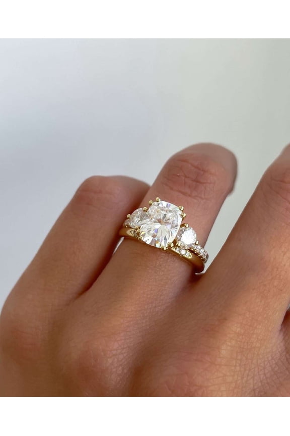 18K Yellow Gold Anniversary Ring for Her Three Stone Diamond Wedding Ring Unique Bridal Ring Set Matching/Stacking Band Cushion Cut Moissanite Engagement Ring