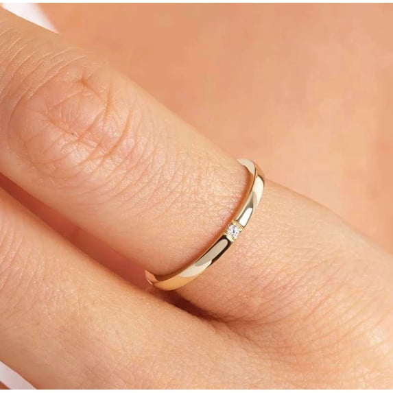 vylahjewellery Dainty Women’s 14K Yellow Gold Solitaire Rings Round Cut Moissanite Diamond Wedding Band Perfect for Wedding Engagement Rings