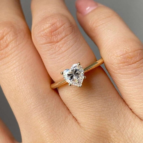 vylahjewellery Heart Cut Engagement Anniversary Ring 18K Vermeil Yellow Gold Classic Solitaire Proposal Ring Romantic Moissanite Bridal Wedding Jewelry for Her