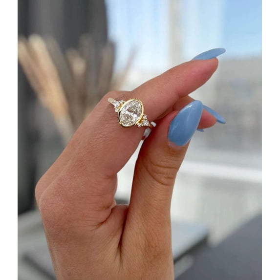 vylahjewellery Oval Moissanite Ring, Bezel Engagement Ring for Women,Bezel-Set Round & Marquise Side-Diamonds