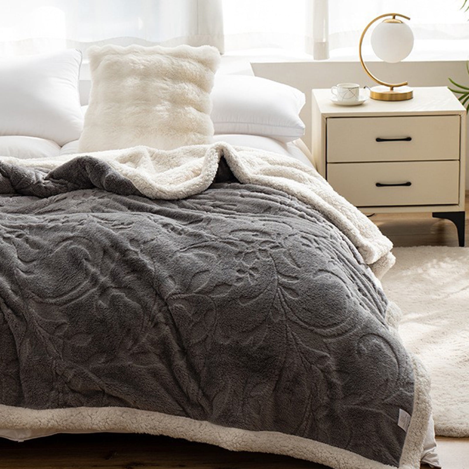weibbin Sherpa Bed Blanket, Ultra Soft Throw Blanket for All Season, Cozy Plush Floral Fleece Blanket for Bedroom Living Room Dorm Hostel Sofa Camping 39.37x27.56in