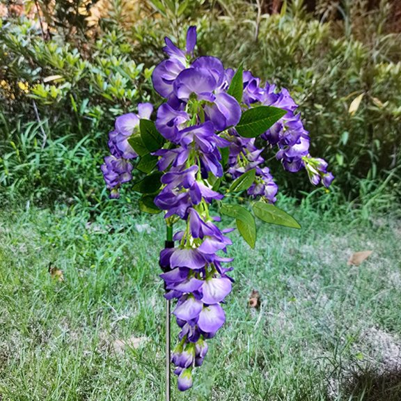 xaoyunyn Solar Wisteria Lamp-LED Light-Controlled Simulation Flower Arrangement,Energy-Efficient and Weatherproof,Ideal for Outdoor Garden and Courtyard Decoration,Purple