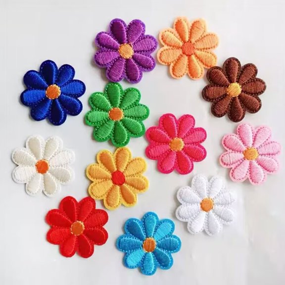 yatuiex 12Pcs Embroidered Daisy Flower Patches, IronOn SewOn Polyester Appliques for Clothing Jacket Hat Bag Backpack DIY Craft Decoration 12pcs