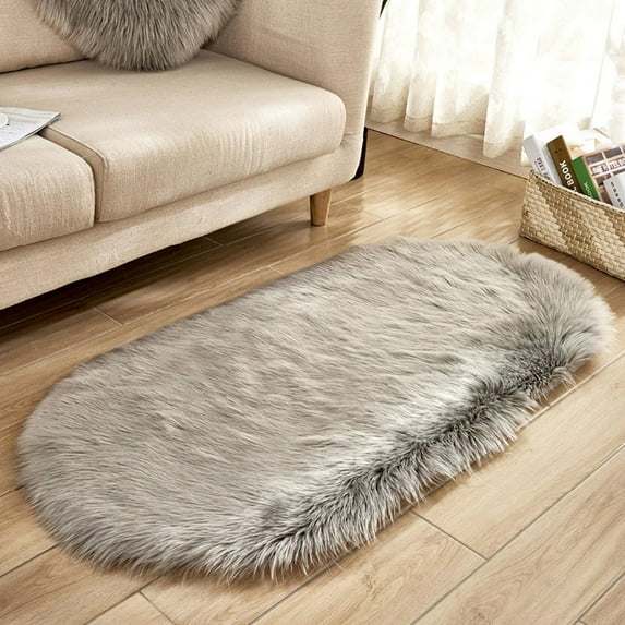 yulier Oval Rug Soft Fluffy Faux Sheepskin Area Rug for Living Room Bedroom Decor, Small Carpet Indoor Floor Mat Faux Fur Throw Rug for Home Decor, 31.5 x19.7"